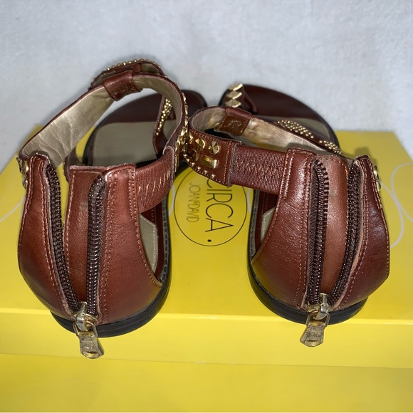 Women’s 8M CIRCA Joan & David SUMMERFUN Dark Brown Leather Aztec Studded Sandals - Picture 9 of 15